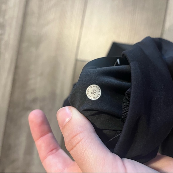 Lululemon Base Pace High-Rise Short 8"
Heritage 365 Camo Deep Coal Multi, Sz 10 - Picture 5 of 5